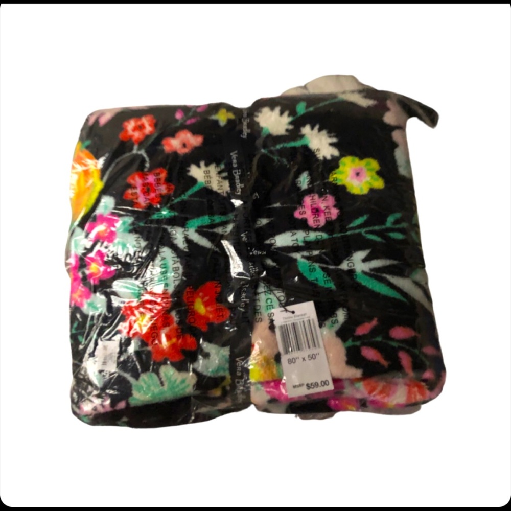 Vera Bradley Colorful Plush Tangerine Twist Throw Blanket Oversized 80x50. NWT!!